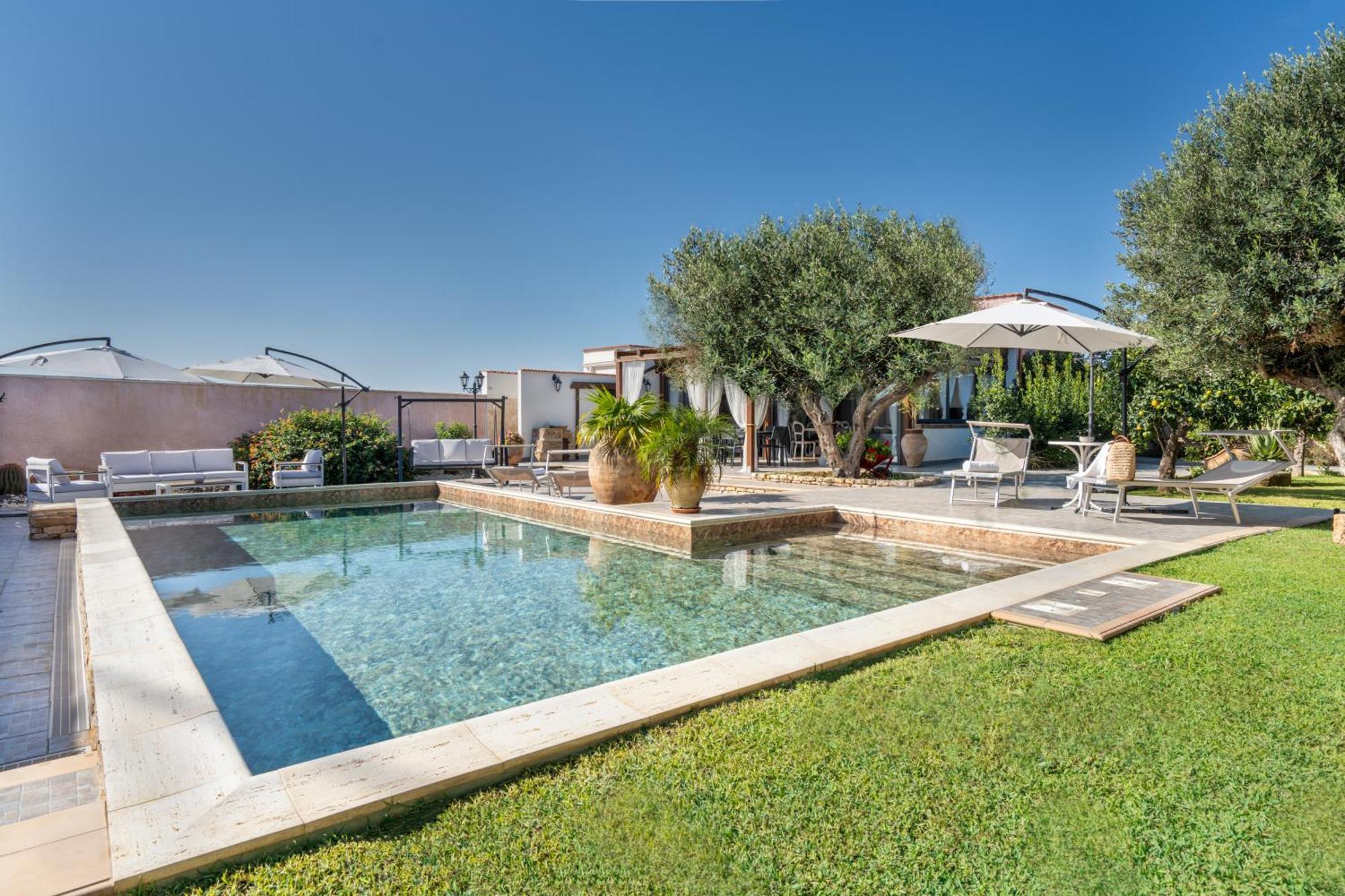 Le Giarre - Con Piscina Privata A Trapani Willa